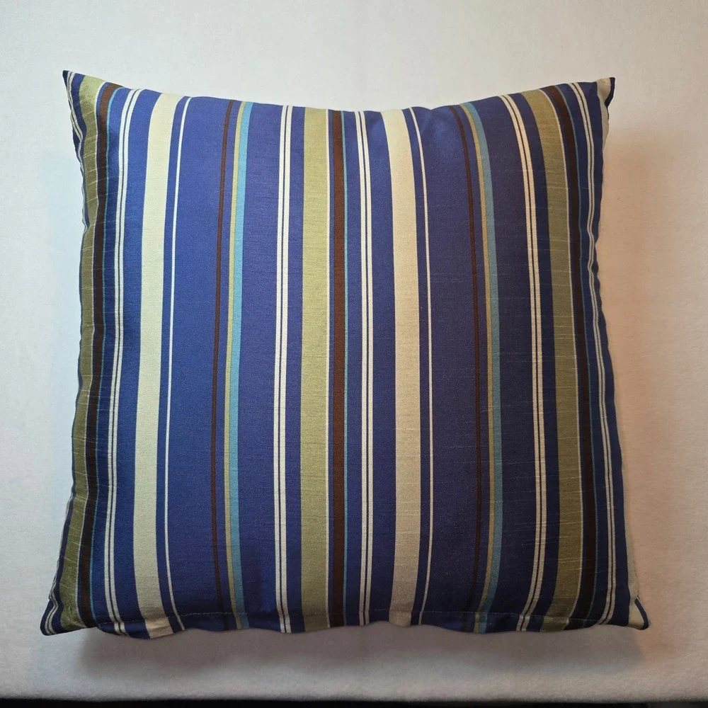 Pier 1 Floral Medallion Botanical Reversible Pillow Striped Accent Throw 17x17‎